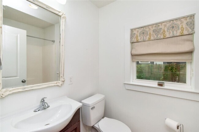 Building Photo - Special Home in Pinehurst
