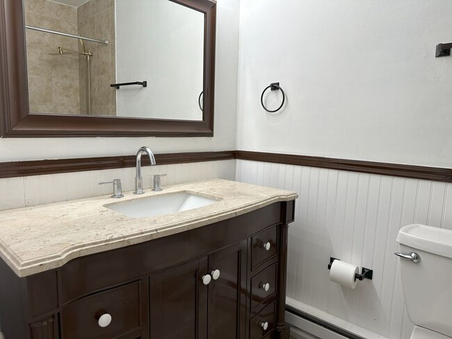 Building Photo - 7571 Hazelcrest Dr