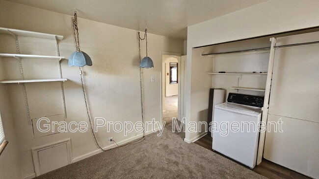 Building Photo - 610 S Eliot St