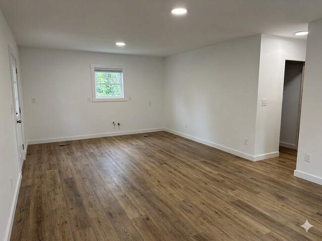 Building Photo - 1332 Paden Dr