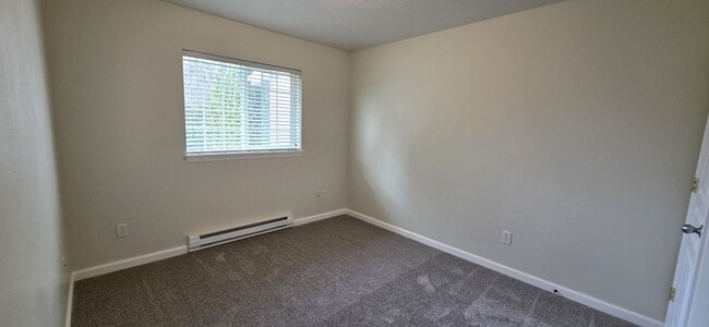 Building Photo - Beautiful Condo in Gilham