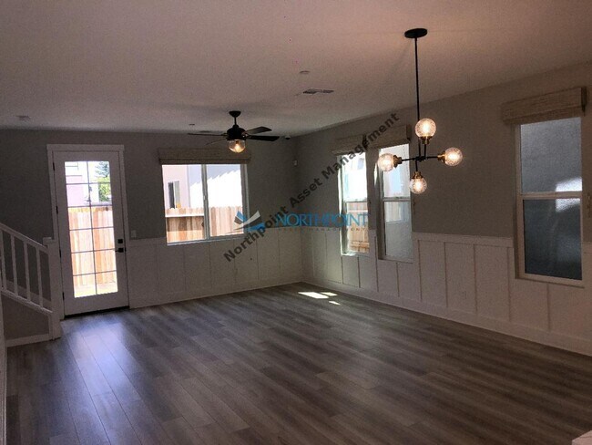 Building Photo - 5013 Wuthering Ave