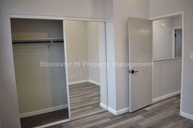 Building Photo - Upgraded 2/1/1 Hale Anaole Apts (Kaneohe) w/ utl. incl.