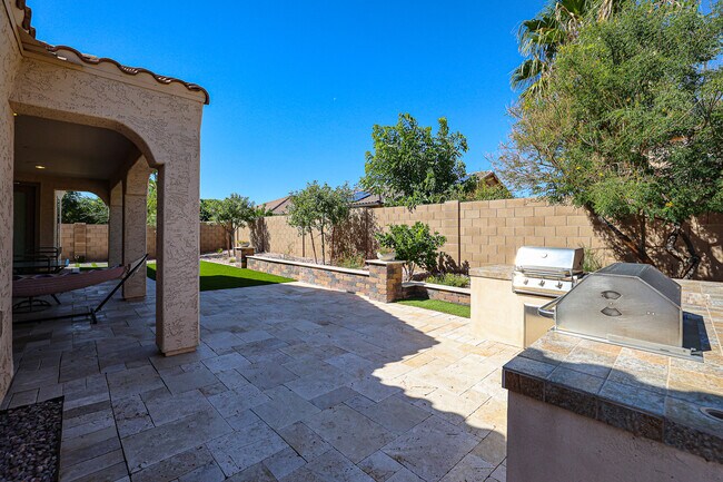 Building Photo - 15626 W Campbell Ave