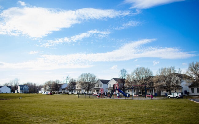 Building Photo - 5502 Poolbeg St