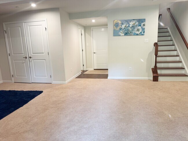 Building Photo - 3005 Mahican Cir