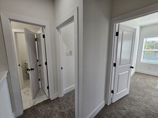 Building Photo - Available now ready for immediate move in ...