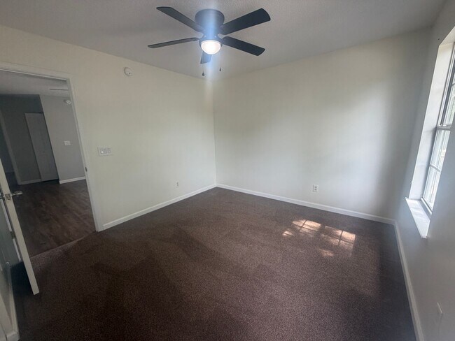 Building Photo - 1755 Polaris Dr