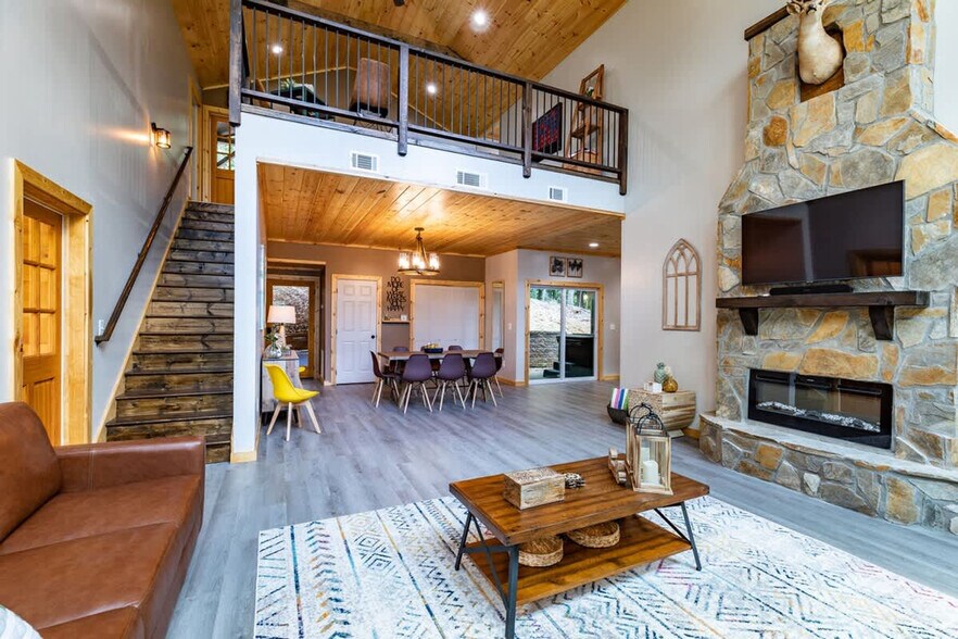 Building Photo - 43 Medina Ct