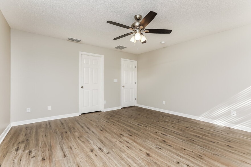 Building Photo - 4132 Waltham Forest Dr