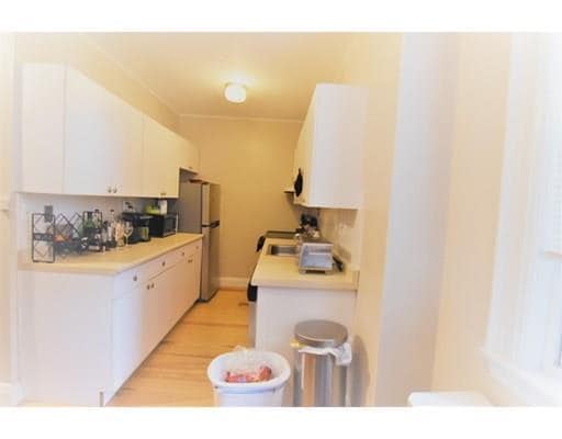 Building Photo - 52 Strathmore Rd