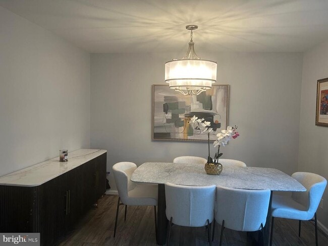 Building Photo - 1805 Westwind Way