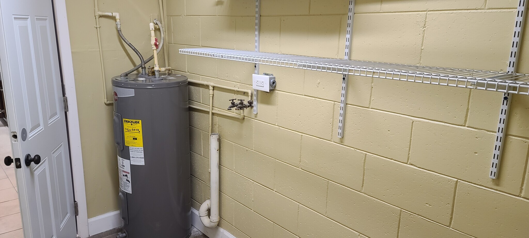 Building Photo - 4691 Pleasant Valley Ct