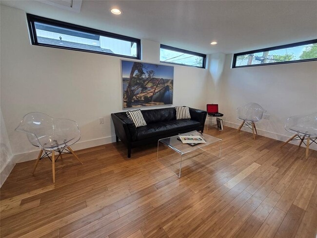 Building Photo - 1112 W N Loop Blvd