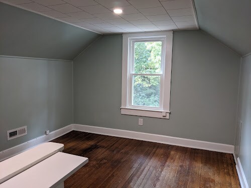 Building Photo - 1245 S Hawthorne Rd