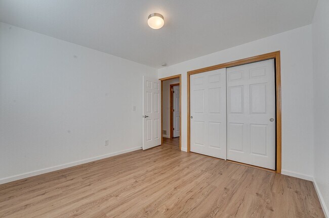 Building Photo - Beautiful 4 bed, 3.5 bath Home in Fort Collins Dakota Ridge Neighborhood