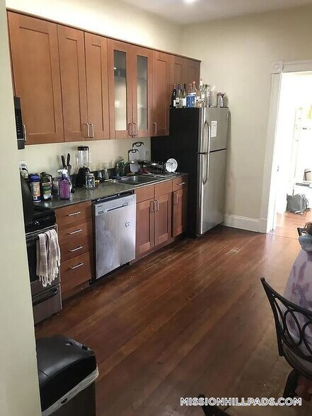 Building Photo - 1526 Tremont St