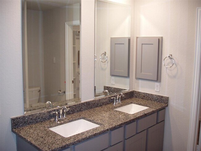 Building Photo - 210 Moon Dance Ct