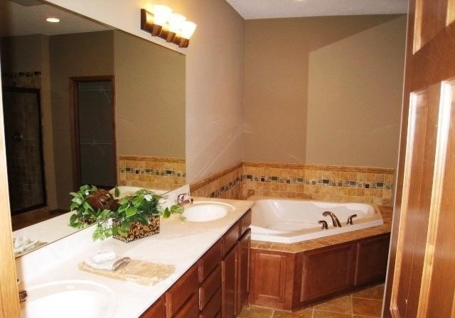 Building Photo - Heated garage! Fabulous 2Bd/2.5Ba + Loft! Woodbury- Available July 1st