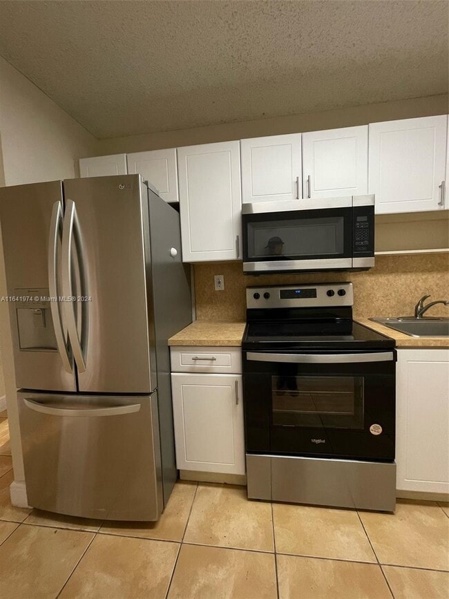 Building Photo - 6950 Miami Gardens Dr