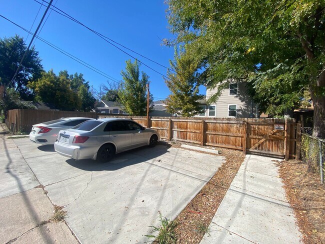 Building Photo - Spacious Englewood Home