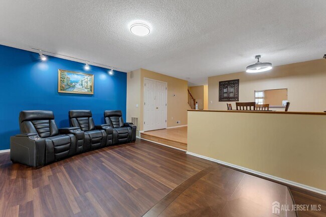 Building Photo - 403 Red Crest Ln