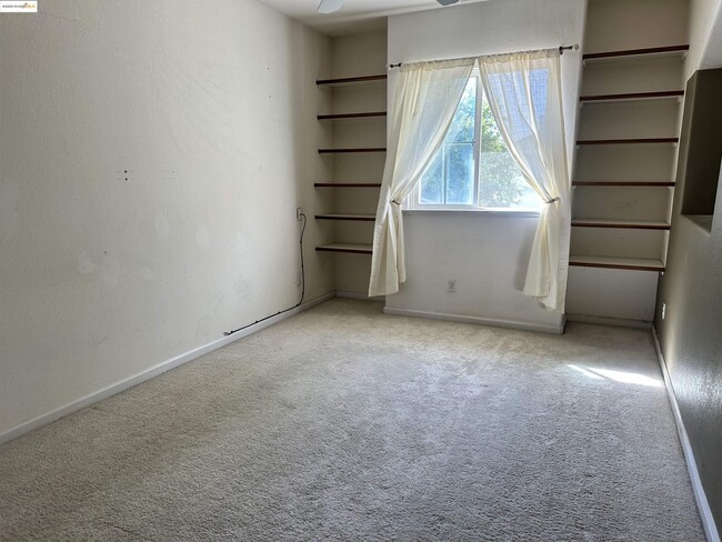 Building Photo - 1531 Siemering Way