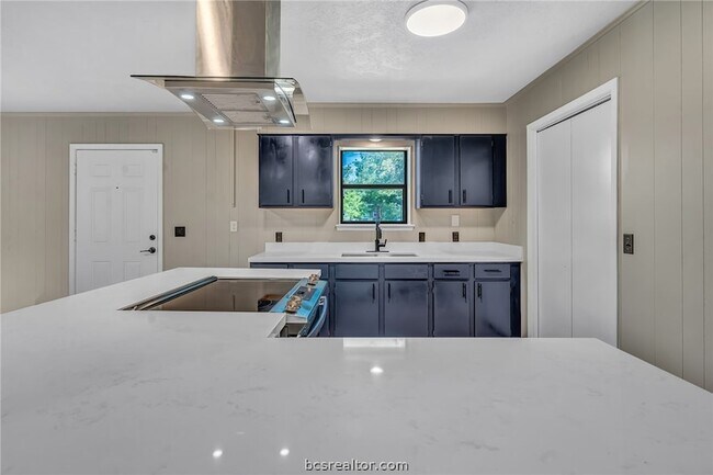 Building Photo - 104 N Oneal St