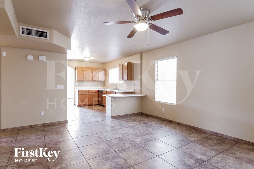 Building Photo - 7351 W Eva St