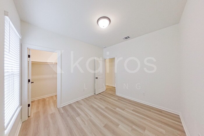 Building Photo - 101 Salvat Dr