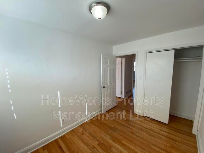 Building Photo - 1127 Deanwood Rd