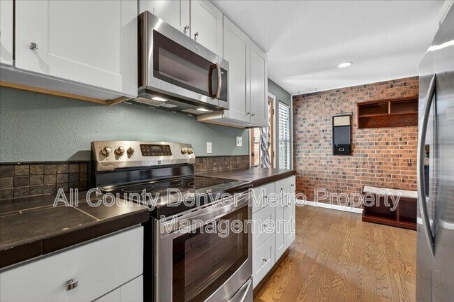 Building Photo - 5250 Garrison St