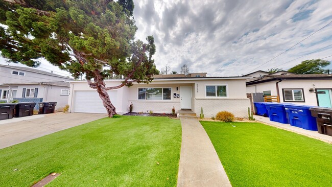 Primary Photo - Comfortable 4 Bed 2 Bath House!!