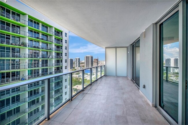 Building Photo - 488 NE 18th St