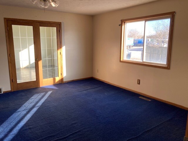 Building Photo - 411 N Shady Bend Rd