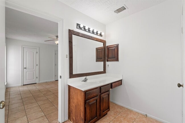 Building Photo - 8519 Wild Basin Dr