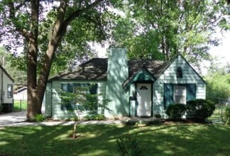 Building Photo - 2 Bedroom, near Mercy