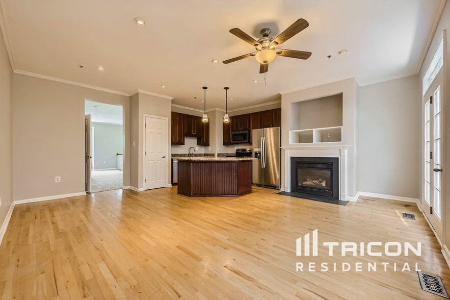 Building Photo - 8015 Apple Valley Dr