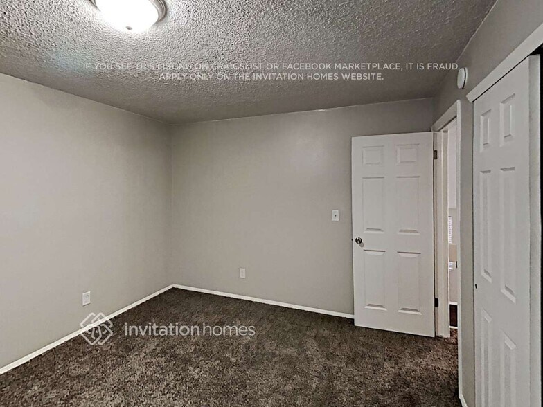 Building Photo - 13016 Grove Cir