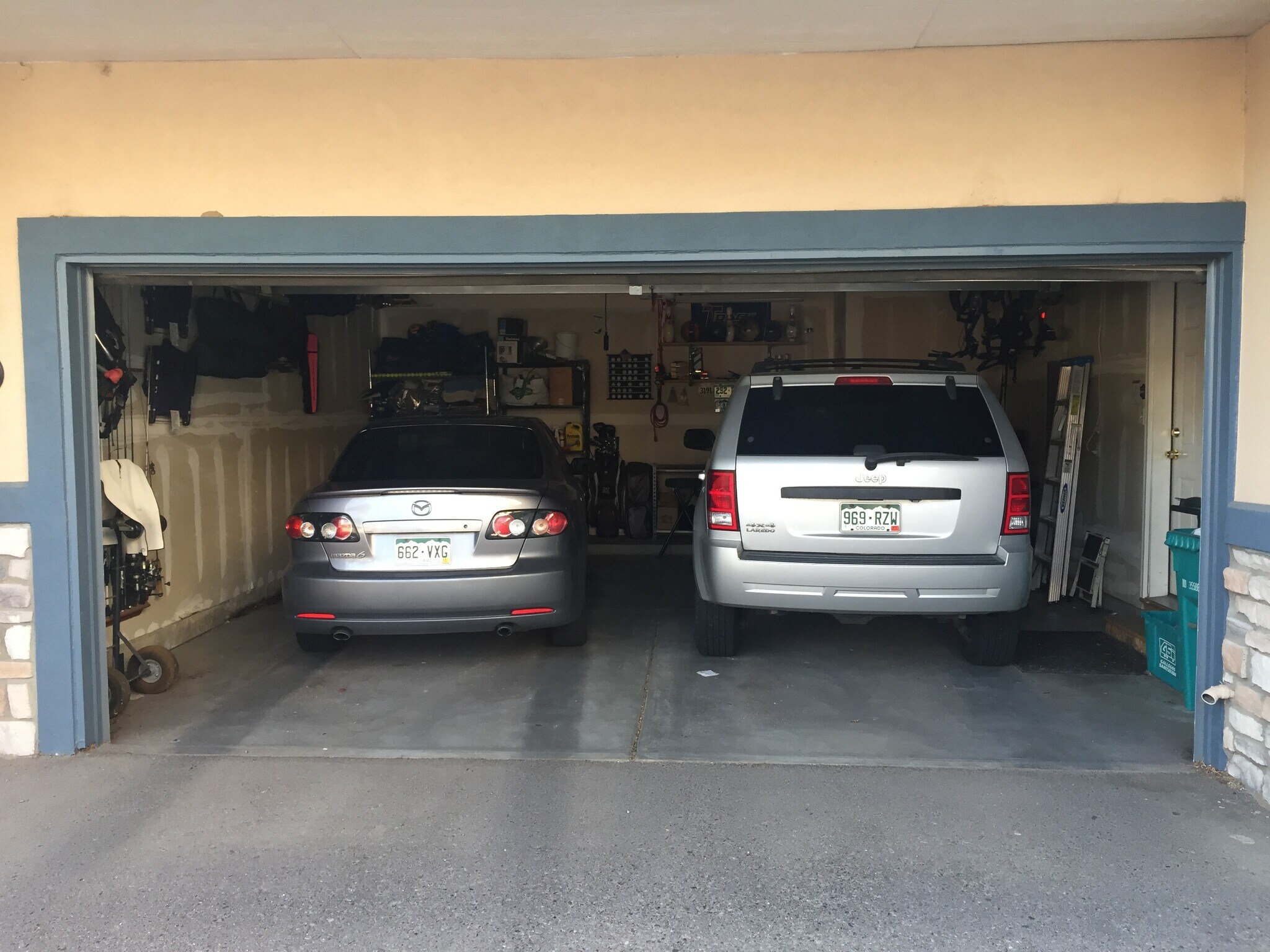 Over-sized two-car garage - 2850 Kansas Dr Unit D