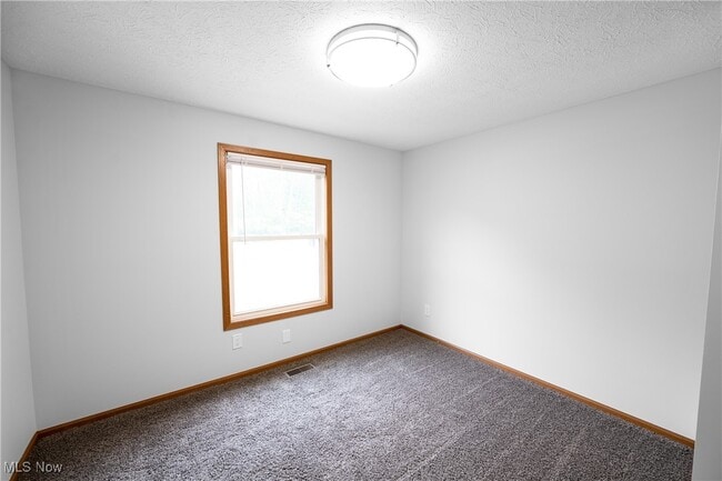 Building Photo - 273 Allen Dr
