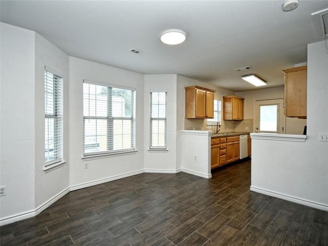 Building Photo - 411 Delmar Ave