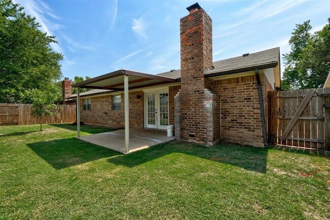 Building Photo - 10333 Fairfax Ln