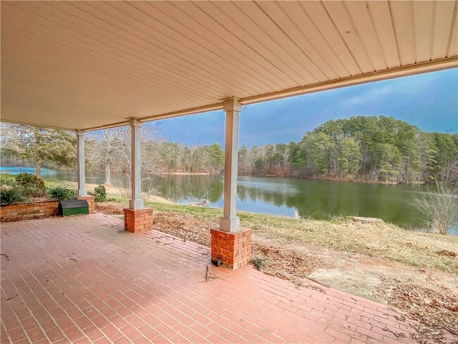 Building Photo - 255 Starritt Ln