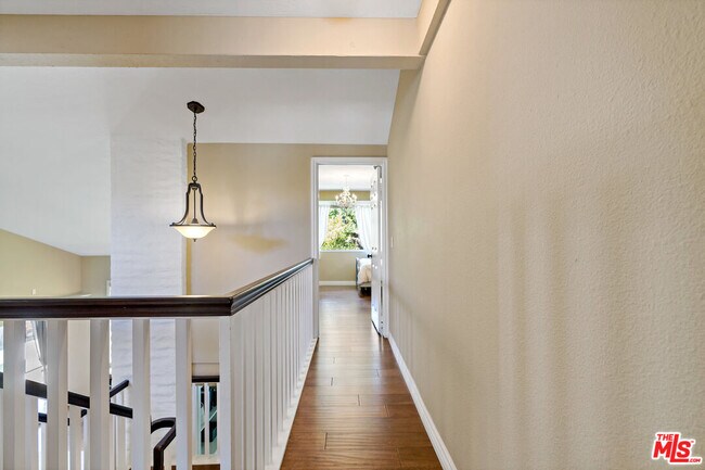 Building Photo - 683 Triunfo Canyon Rd