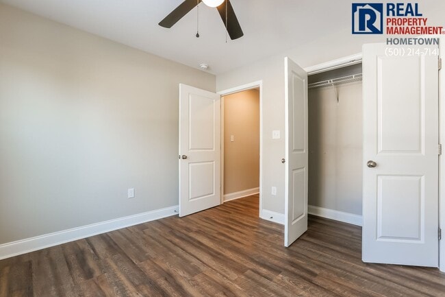 Building Photo - 875 Jane Dr