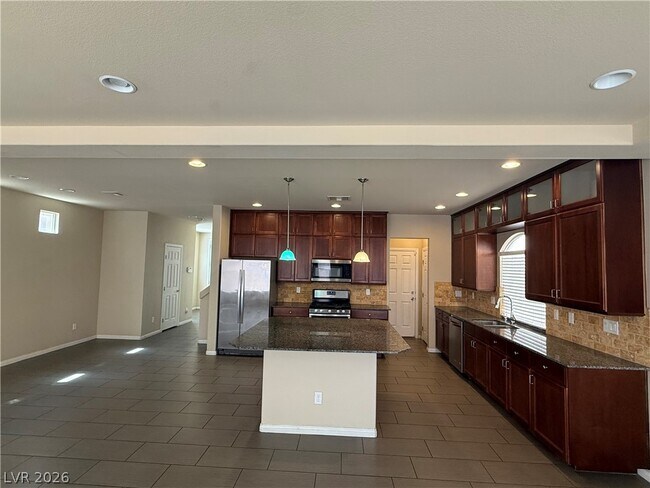 Building Photo - 6083 Crown Palms Ave