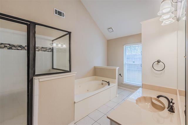 Building Photo - 313 Meadowood Ln