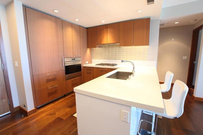 Building Photo - 1555 Kapiolani Blvd