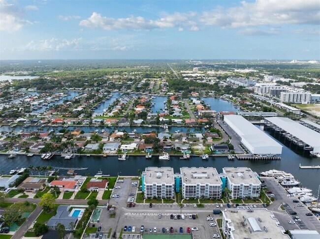 Building Photo - 4900 38th Way S